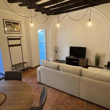 T2 Vieux Mans Face Cathedrale Rue Pietonne