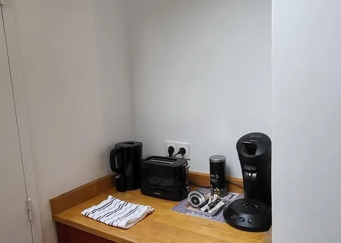 T2 Vieux Mans Face Cathédrale Rue Piétonne